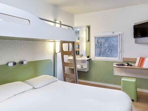 Triple Room, Multiple Beds