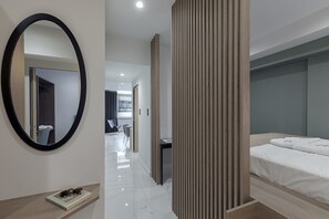 In-room safe, blackout drapes, soundproofing, iron/ironing board - Philosofia Athens Suites (Athens)