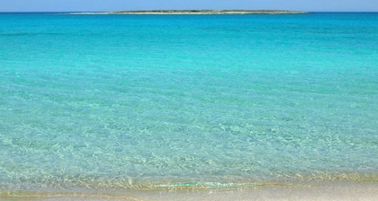 Elafonisos: Casa de dos pisos frente al mar.