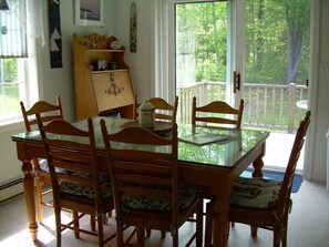 Dining - Just a 5 Minute Walk to Short or Long Sands Beaches (York)