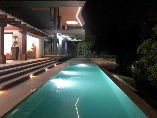 SUPERLUXE Villa Grande / Pool & Jacuzzi by NOMAD GURU