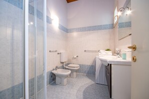 Apartment, 2 Bedrooms | Bathroom