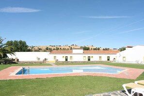 Außenpool, Liegestühle