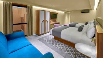 Superior Room, Multiple Beds | 1 bedroom, in-room safe, desk, laptop workspace