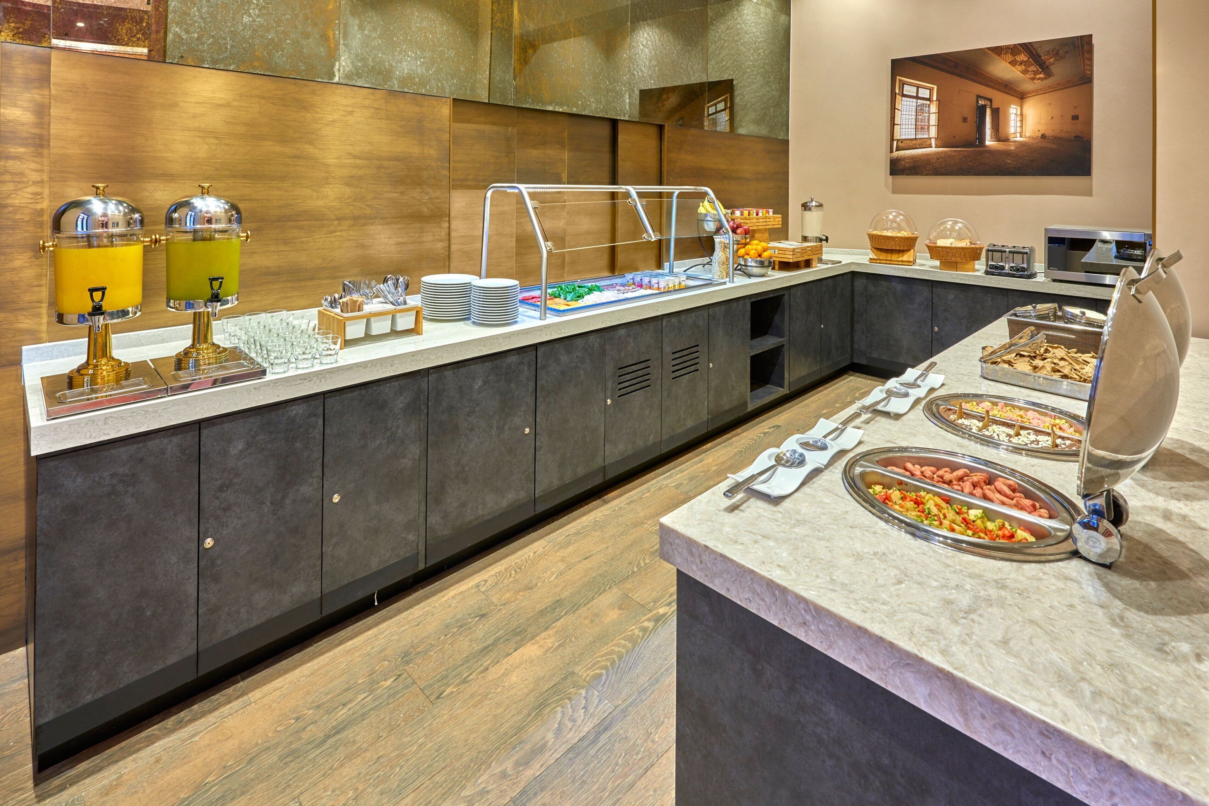 daily cooked-to-order breakfast for a fee