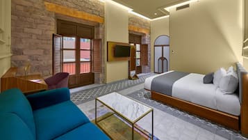 Suíte, 1 cama King e sofá-cama | Cofres nos quartos, escrivaninha, espaço de trabalho para notebook