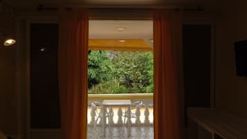 Habitación doble Elite, 1 cama matrimonial, vista al jardín | Vista desde la habitación