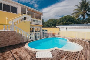 Outdoor pool, pool loungers - Villa Man Cina (Capesterre-Belle-Eau)
