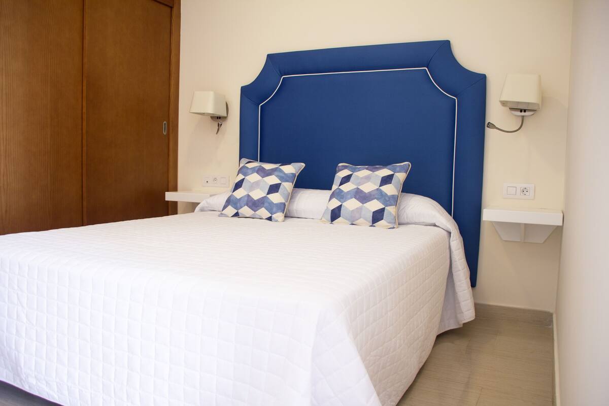 Premium bedding, minibar, in-room safe, blackout curtains