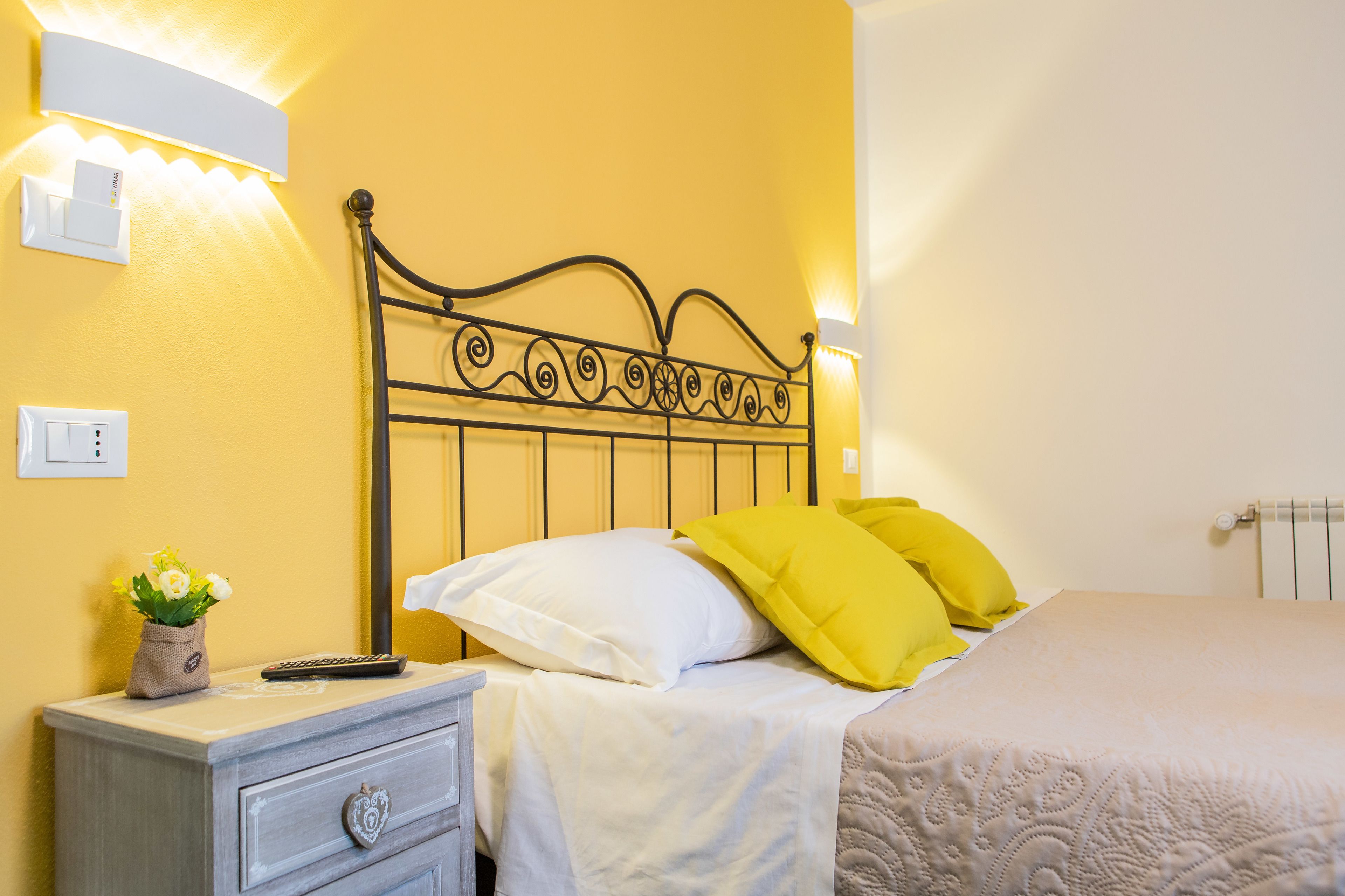 豪華雙人或雙床房, 陽台 | 客房內保險箱、書桌、筆電工作空間、遮光布/窗簾