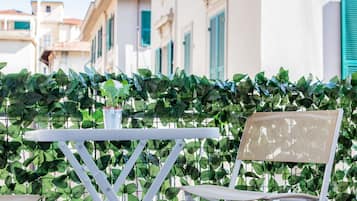 Chambre Triple, balcon | Balcon