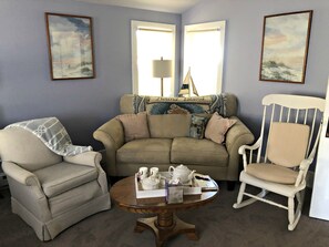 Flat-screen TV - 4 Bed home in downtown St.Ignace (Saint Ignace)