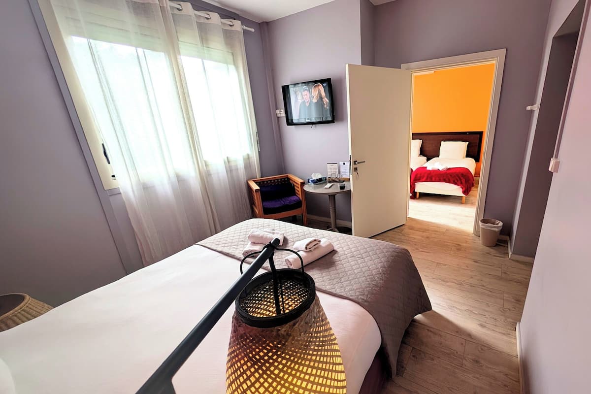 Superior Quadruple Room, Roll-in Shower | 1 bedroom, premium bedding, individually decorated