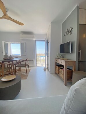 TV - Two level house on the Beach (Mykonos)