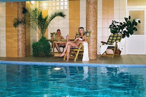 2 indoor pools