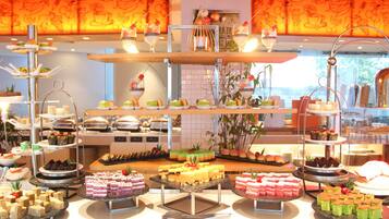 Desayuno buffet (IDR 120000 por persona)