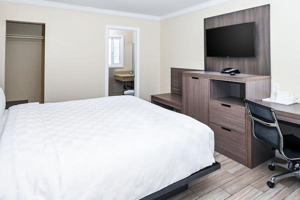 Desk, iron/ironing board, free WiFi, bed sheets