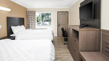 Skrivebord, strykejern/-brett, wi-fi (inkludert) og sengetøy