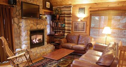 Cottage-Eigenes Badezimmer-Standard-Blick auf die Landschaft-The Overlook