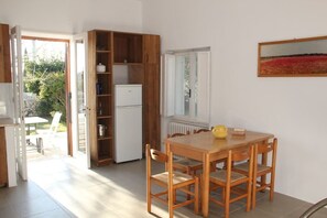 Casa tradicional, 2 quartos | Área de estar