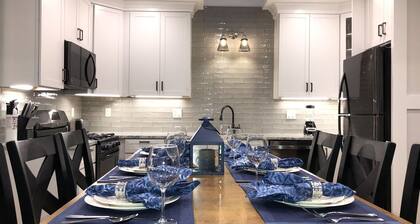 Location, Location, Location! Downtown Newport! Newly Renovated