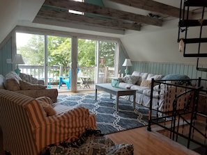 Smart TV, fireplace, DVD player, toys