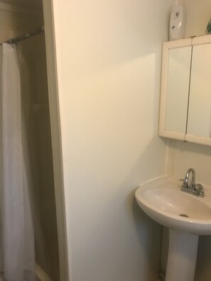 Free toiletries, hair dryer, bathrobes, towels