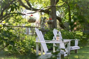 Property grounds - White Blossom House Inn (Southold)
