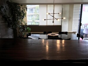 Apartment, 3 Schlafzimmer | Wohnbereich | Flachbildfernseher