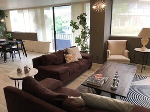 Apartment, 3 Schlafzimmer | Wohnbereich | Flachbildfernseher