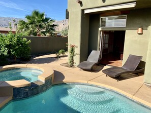 A heated pool, sun loungers - Relaxing Desert Oasis-Salt Water Pool & Jacuzzi/Mountain Views/#067735 3bd (La Quinta)