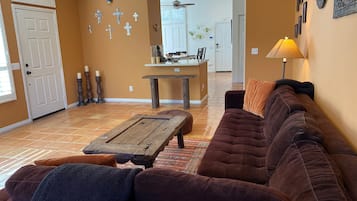 Smart-TV, Kamin, Netflix, Hulu