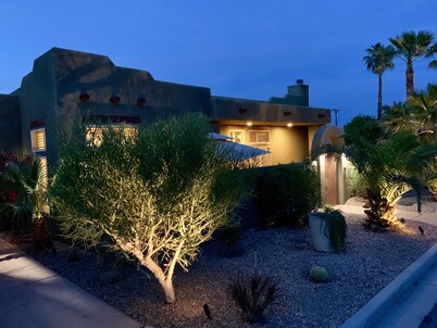 Relaxing Desert Oasis-Salt Water Pool & Jacuzzi/Mountain Views/#067735 3bd