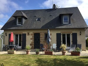 Exterior - Very comfortable cottage 5 km from Granville with wifi (Anctoville Sur Boscq Basse Normandie -France-)