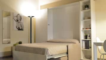 Travel cot, free WiFi, bed sheets