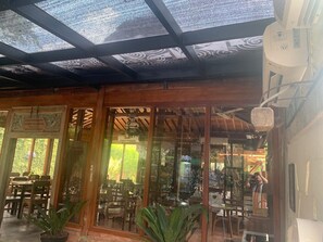 Breakfast, lunch, dinner and brunch served - Kampung Lawasan Heritage Cottage (Depok)