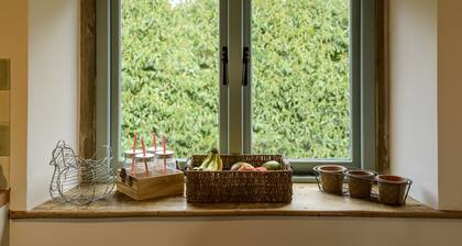 Cotswolds Barn Apartment - luxury self catering near Bath & Bristo