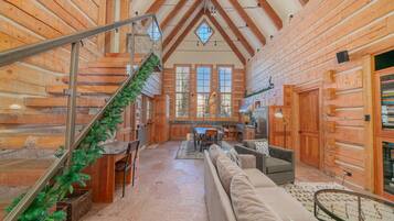 Smart TV, fireplace, Netflix, streaming services