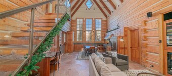 4BR casa di tronchi di lusso appena fuori dalle piste: 10 posti letto, 8 posti letto, viste enormi