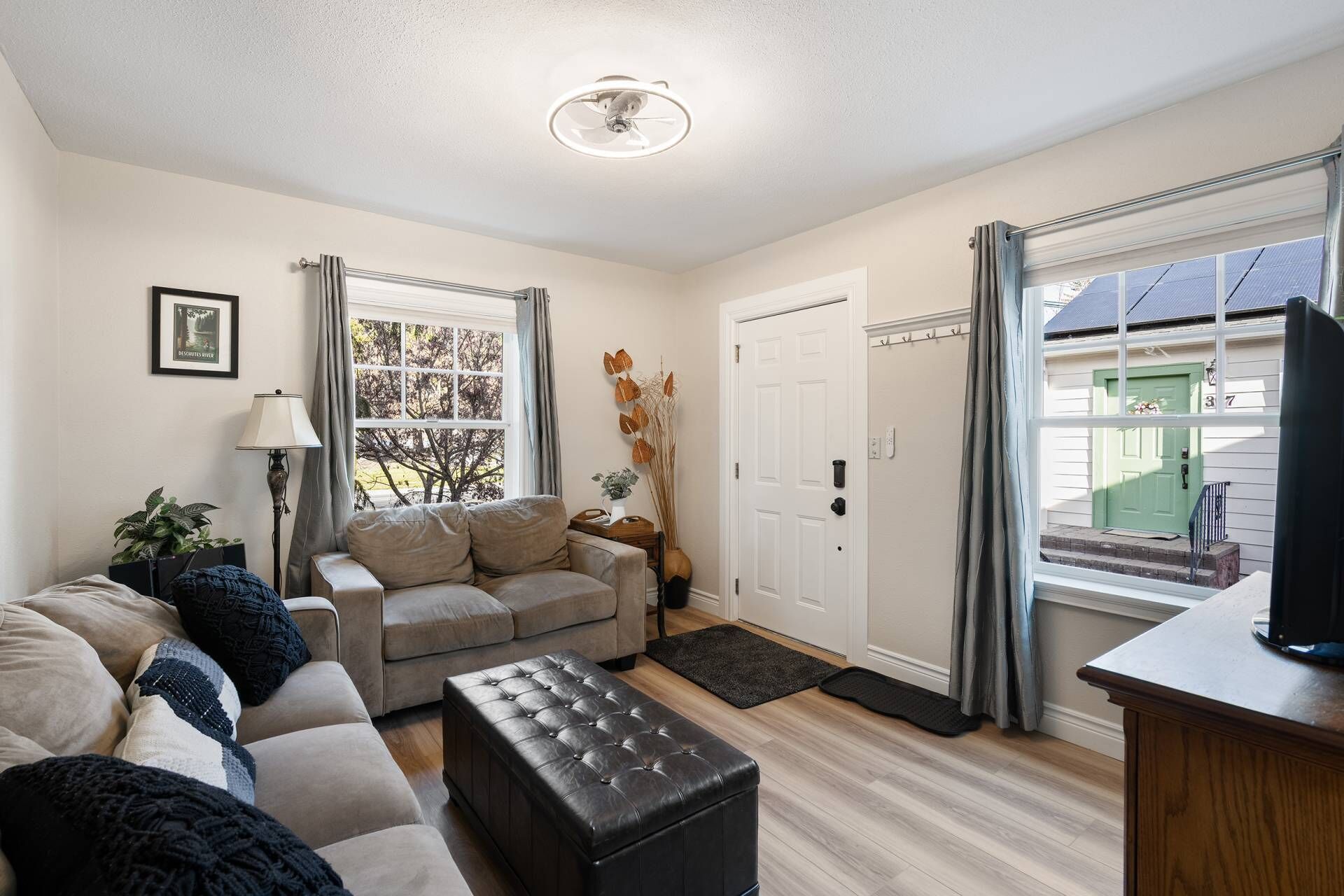 Smart-TV, Kamin, DVD-Player