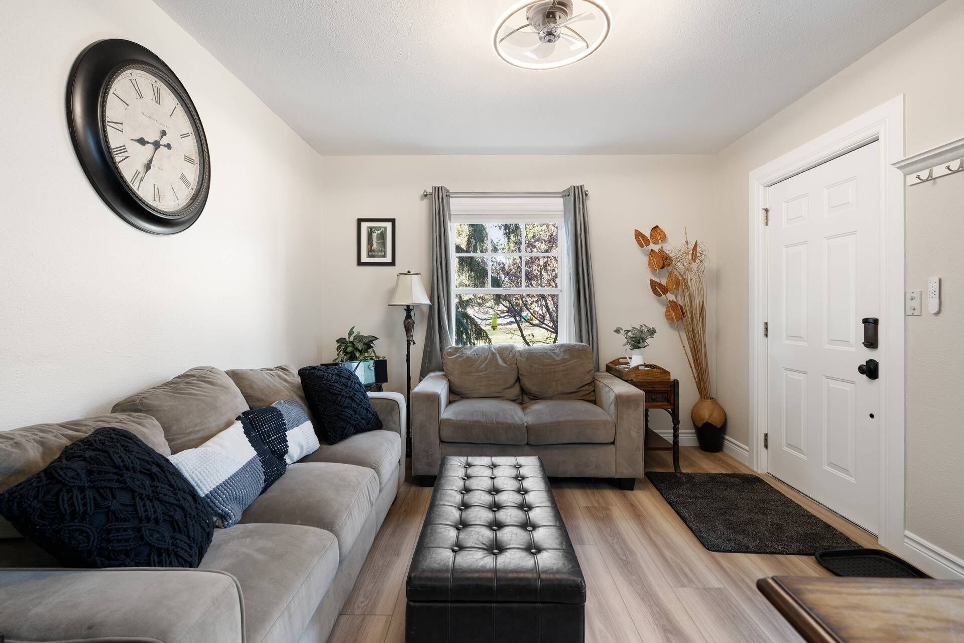 Älytelevisio, takka, DVD-soitin