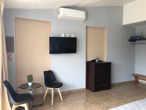 Interior - Studio near Malecón and beach//Weekly and monthly discounts available!  (5 de Diciembre)
