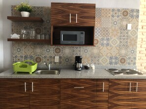 Fridge, microwave, stovetop, coffee/tea maker - Studio near Malecón and beach//Weekly and monthly discounts available!  (5 de Diciembre)