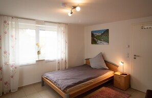 4 bedrooms, free WiFi, bed sheets