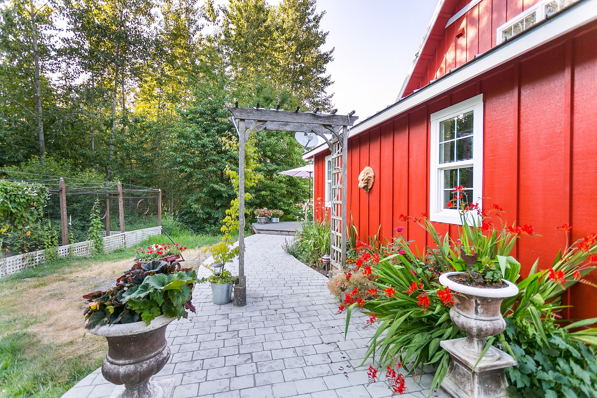 Private entry path