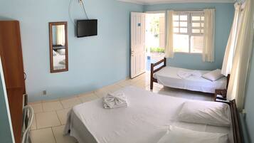 Ferros/tábuas de passar roupa, Wi-Fi de cortesia, roupa de cama