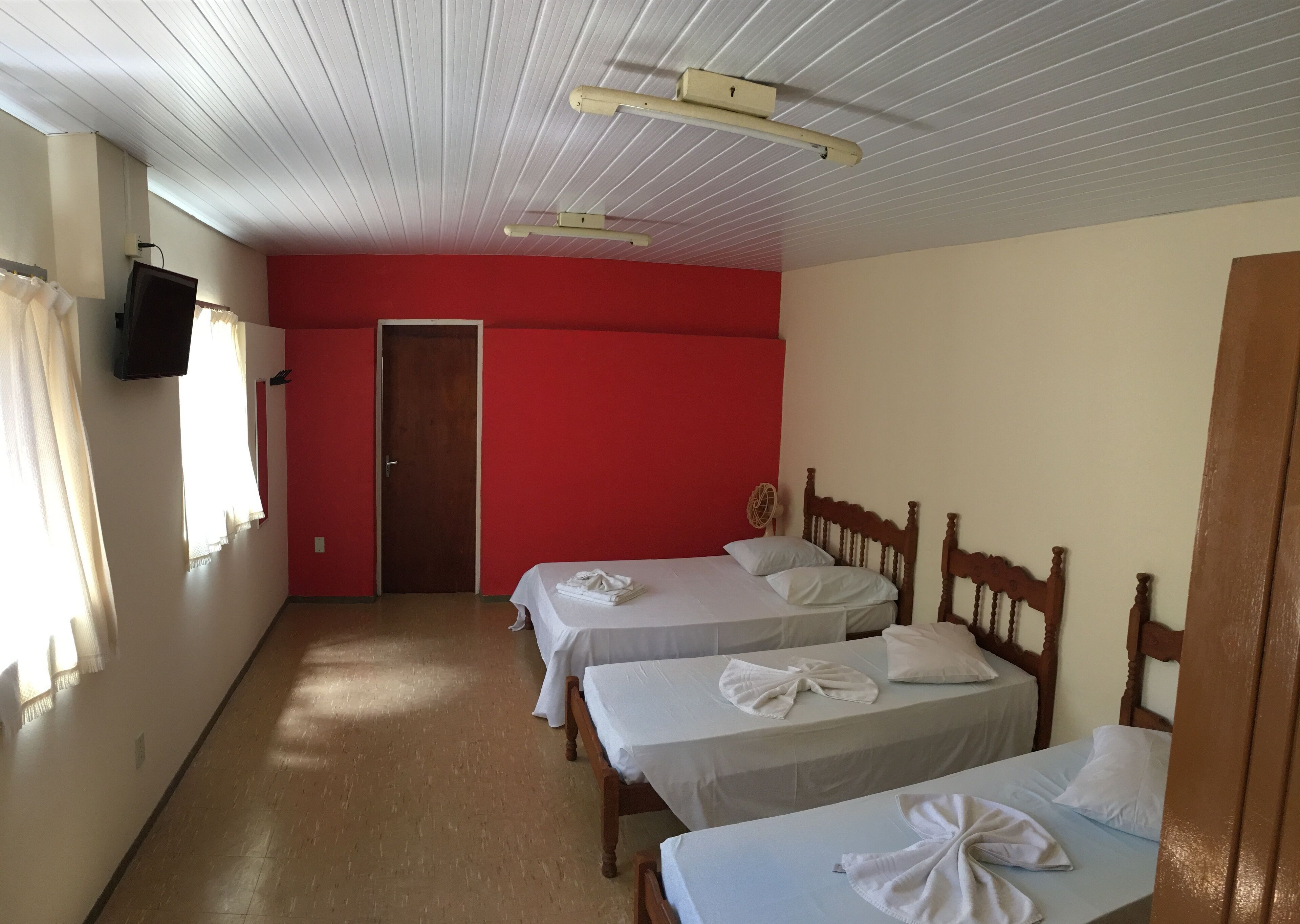 Iron/ironing board, free WiFi, bed sheets, wheelchair access