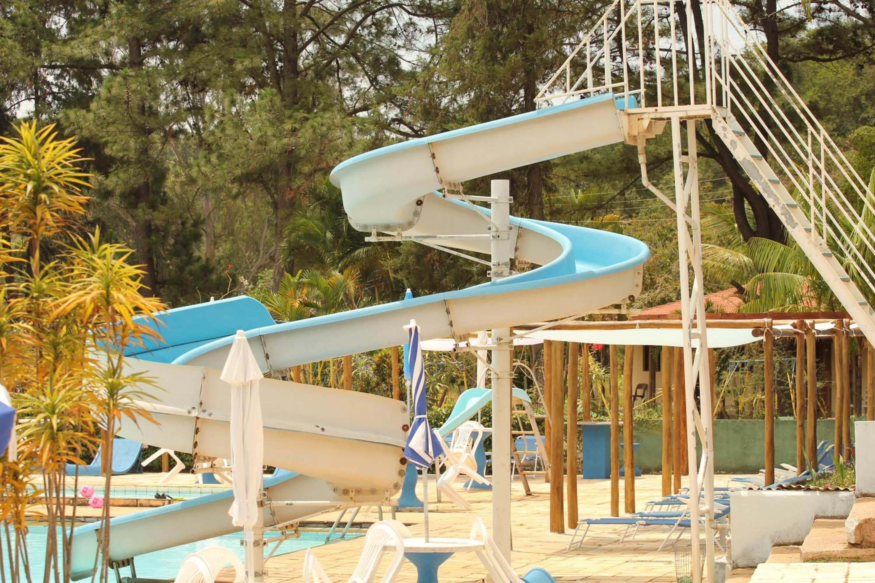 4 piscinas al aire libre, sillones reclinables de piscina