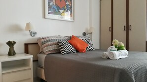 Lejlighed - 1 dobbeltseng med sovesofa | Mørklægningsgardiner, strygejern/strygebræt, gratis Wi-Fi, sengetøj