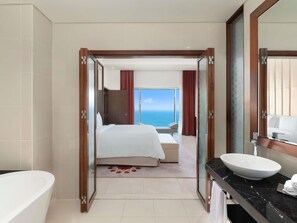Bathroom - Fairmont Marina Residences Abu Dhabi (Abu Dhabi)